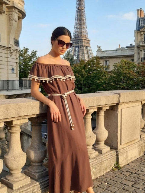 Vestido Midi Marrom com Decote Ombro a Ombro Teodoro Salazar